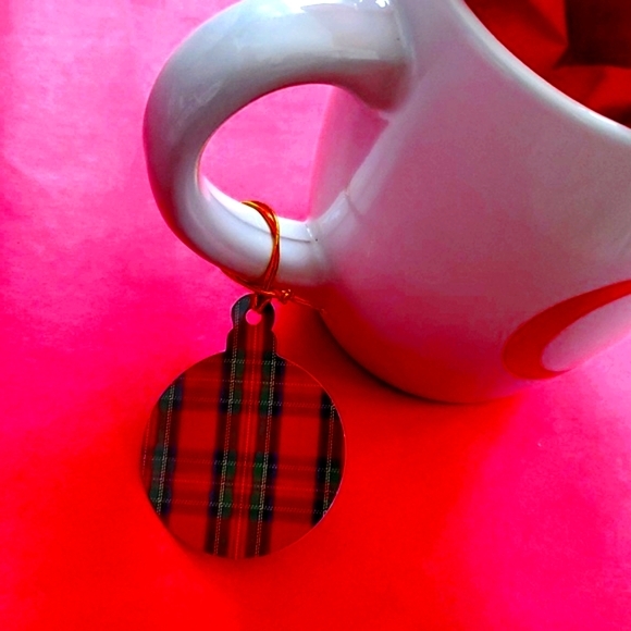 ๐NWT๐: HOLIDAY MONOGRAM (C) MUG (BONUS: COMES WITH CANDY) - Picture 3 of 5